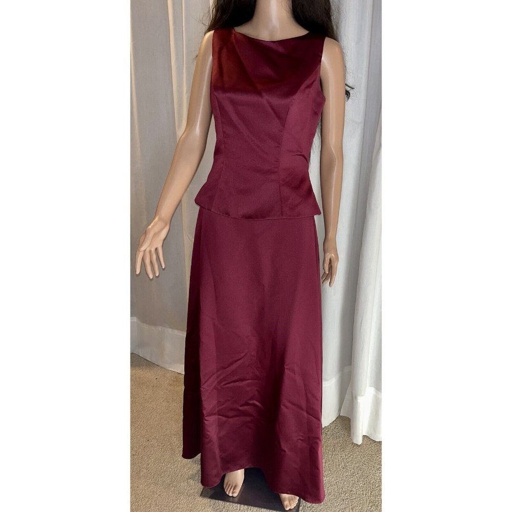 Mori Lee SZ 11/12 Maroon Two Piece elegant formal long skirt